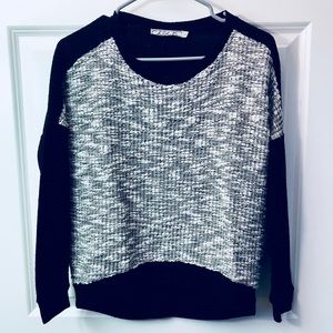 Chloe K textured top with gold thread